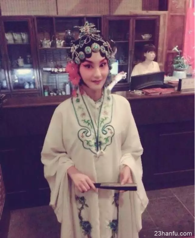 汉民族传统服饰和戏曲服饰的关系